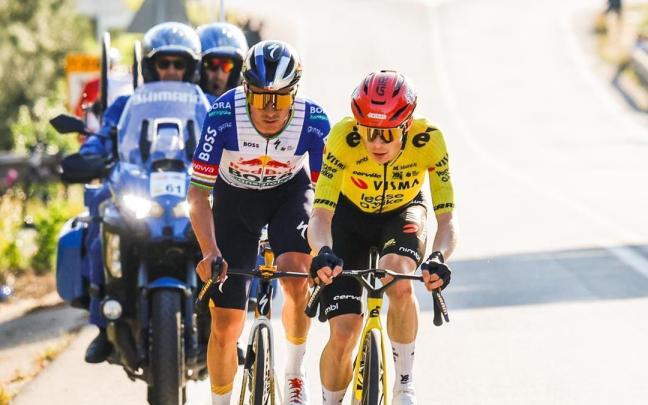 Vingegaard y Evenepoel, en fuga tras los abanicos.