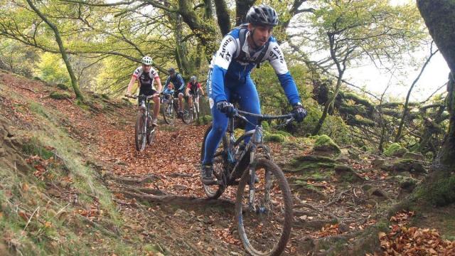 Participantes en una de las últimas ediciones de la marcha MTB de Debabarrena, hace una década