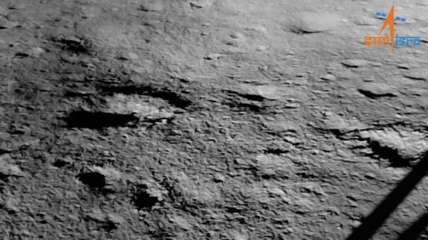 Primera imagen de Chandrayaan 3 desde el polo sur de la Luna.