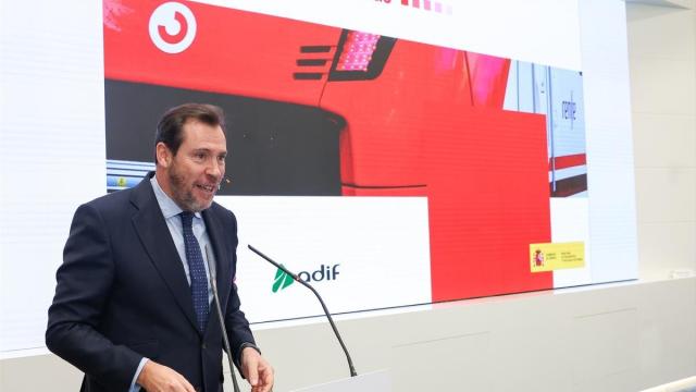 El ministro de Transportes y Movilidad Sostenible, Óscar Puente, durante la presentación del proyecto de modernización de la línea C-5 de Cercanías Madrid.