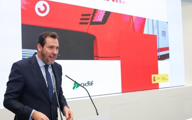 El ministro de Transportes y Movilidad Sostenible, Óscar Puente, durante la presentación del proyecto de modernización de la línea C-5 de Cercanías Madrid.