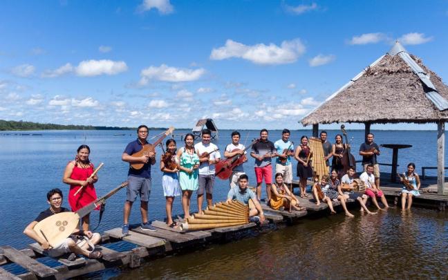 Foto de la agrupación boliviana Ensamble Moxos.