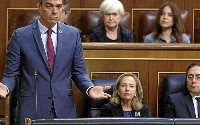 Pedro Sánchez, junto a Nadia Calviño en el Congreso. | FOTO: E.P. Pedro Sánchez, junto a Nadia Calviño en el Congreso. | FOTO: E.P.