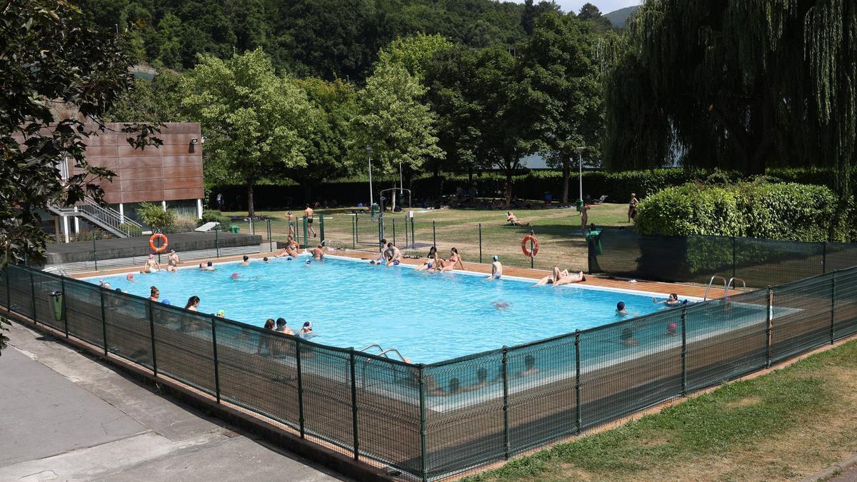 Hasta este viernes, solo pueden acceder a las piscinas de Arrigorriaga las personas con abono