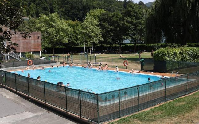 Hasta este viernes, solo pueden acceder a las piscinas de Arrigorriaga las personas con abono