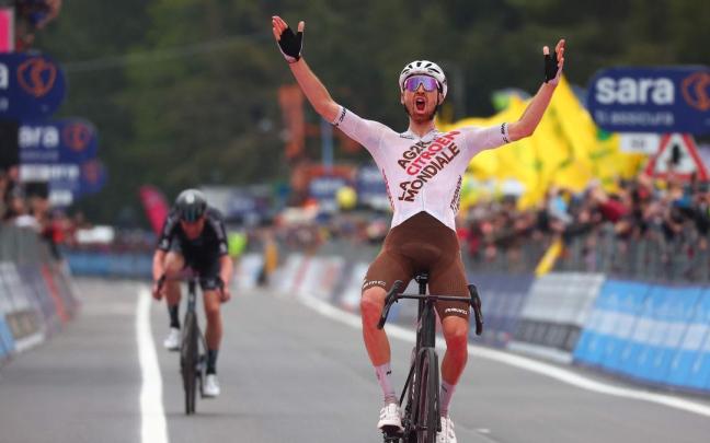 Paret-Peintre vence ante Leknessund, nuevo líder del Giro.