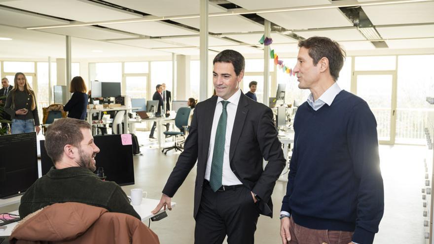 Imanol Pradales ha defendido hoy que los territorios que forman parte del denominado Eje Atlántico deben trabajar por convertirse en protagonistas en la reindustrialización de Europa.