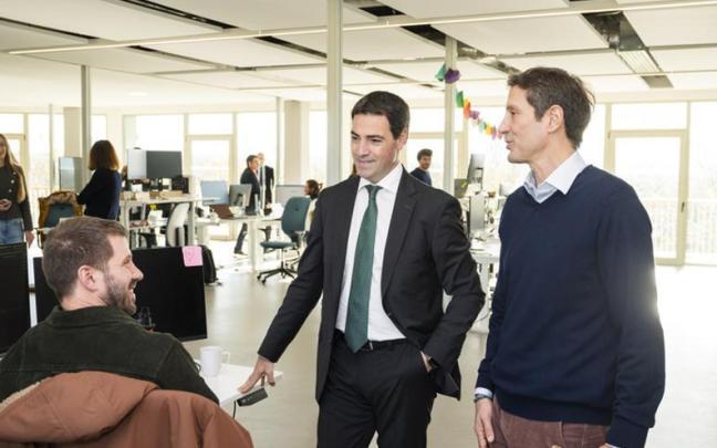 Imanol Pradales ha defendido hoy que los territorios que forman parte del denominado Eje Atlántico deben trabajar por convertirse en protagonistas en la reindustrialización de Europa.