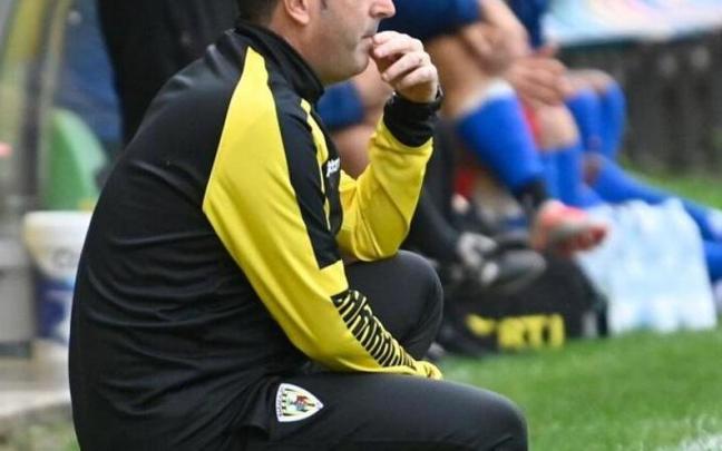 Imanol de la Sota, durante el derbi ante el Portugalete en Lasesarre Imanol de la Sota, durante el derbi ante el Portugalete en Lasesarre