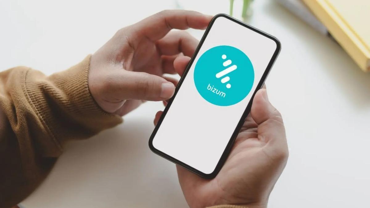Un teléfono móvil con Bizum.