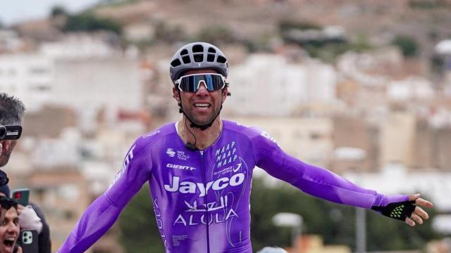 Matthews festeja la victoria en Onda.