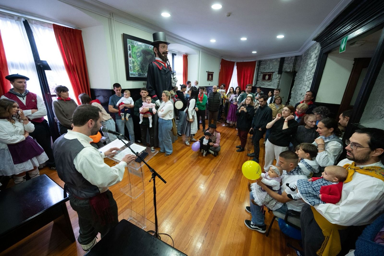 Intervención del alcalde en el recibimiento a los bebés