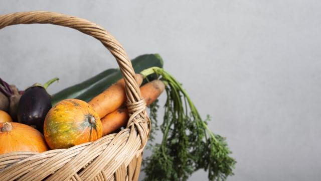 Calabazas y calabacines llenan en esta época los mercados.