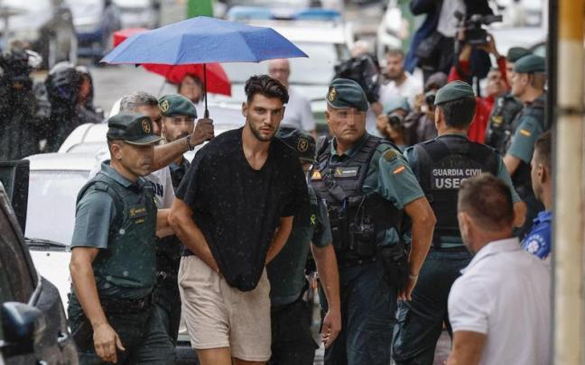 Rafa Mir pasa a disposición judicial. / EFE Rafa Mir pasa a disposición judicial.