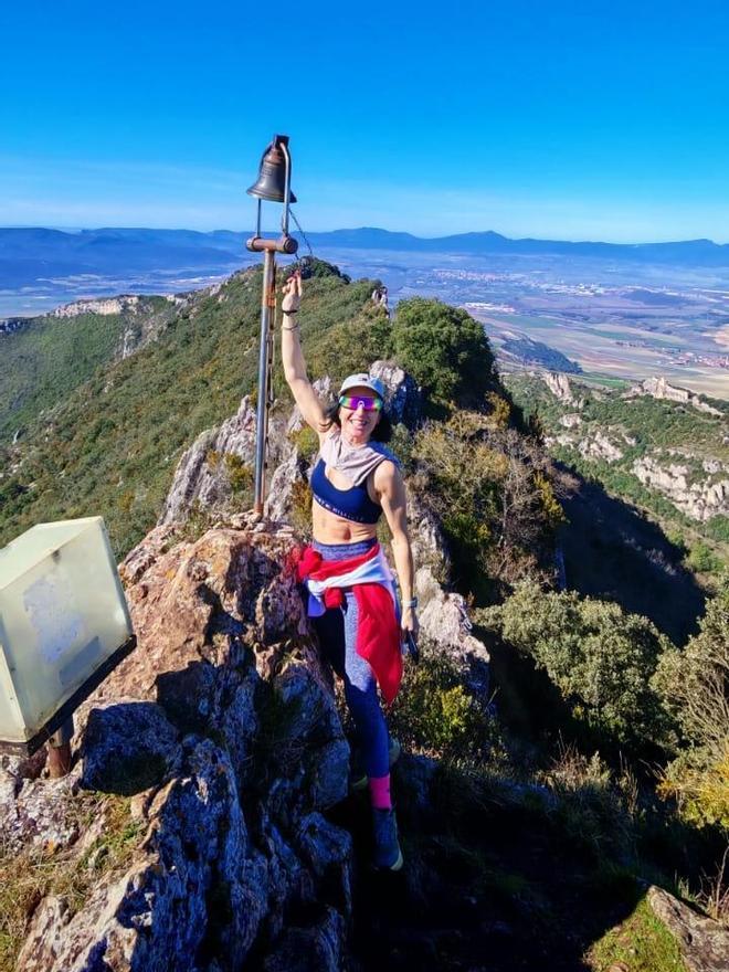 Ruth en la campana en la cima de Txulato