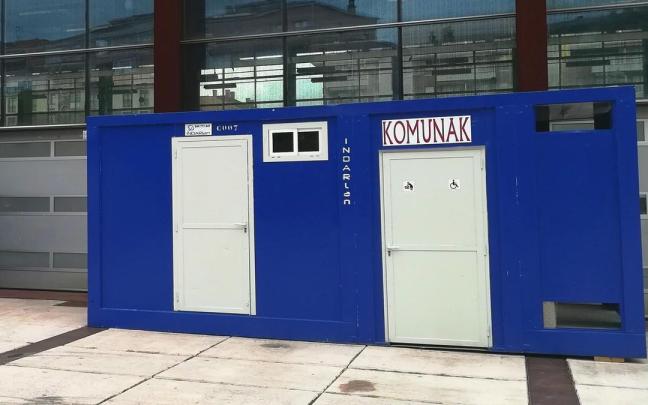 Refuerzo de baños portátiles