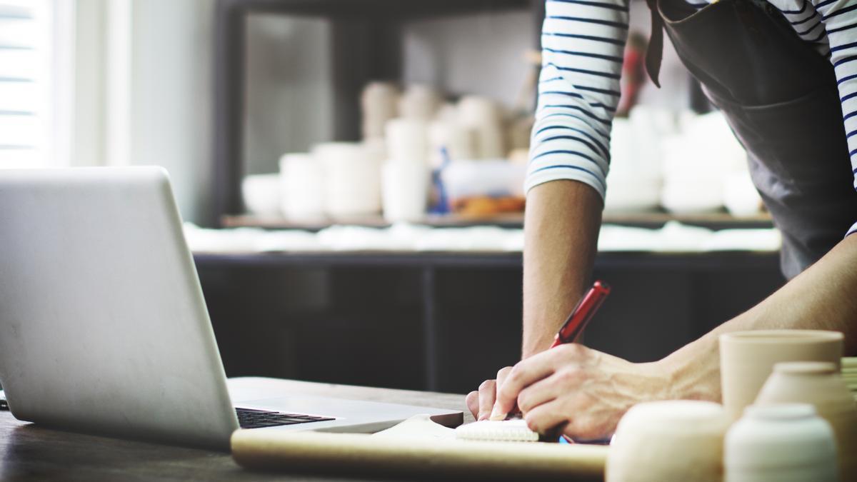 La tasa de actividad emprendedora sube al 6,8% y recupera su nivel previo a la crisis de 2008