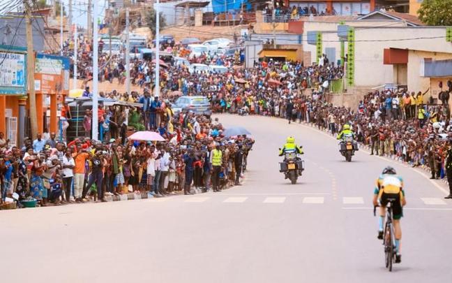La afición se vuelca con la carrera.