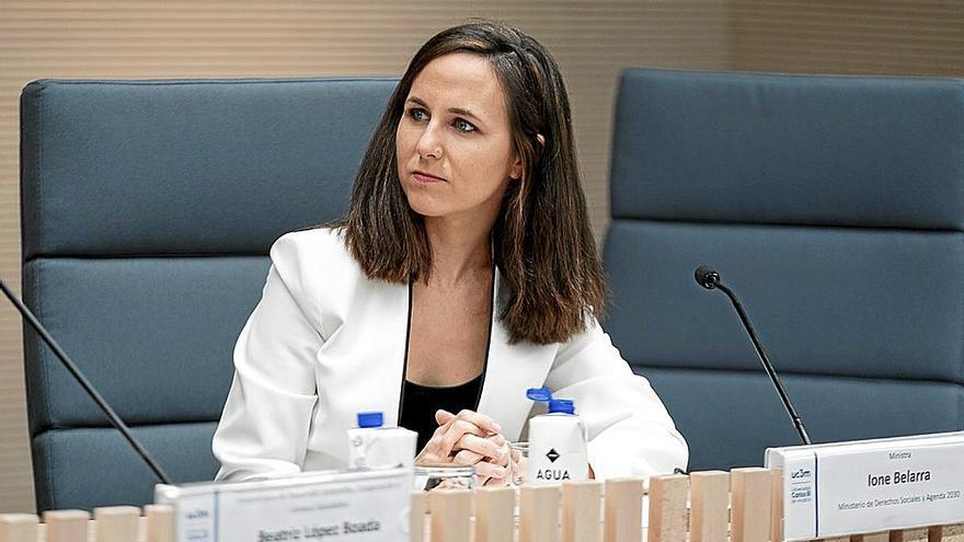 La secretaria general de Podemos, Ione Belarra, pidió a sus bases el sí a Sánchez entre críticas.