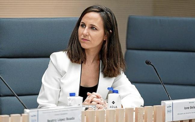 La secretaria general de Podemos, Ione Belarra, pidió a sus bases el sí a Sánchez entre críticas. La secretaria general de Podemos, Ione Belarra, pidió a sus bases el sí a Sánchez entre críticas.