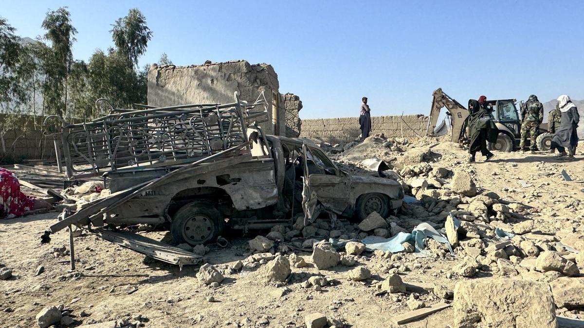 Pakistán ataca siete "escondites terroristas" en la frontera con Afganistán tras atentados