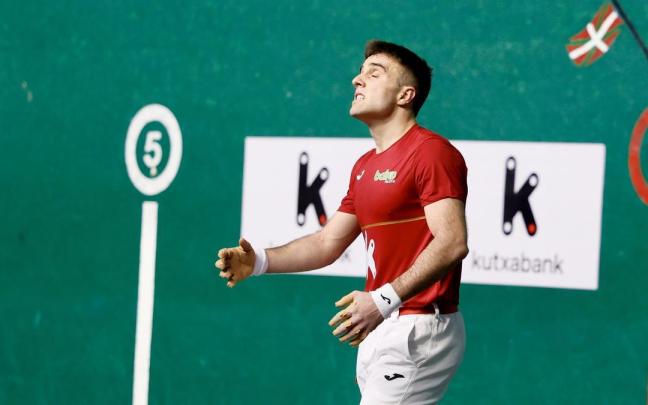 Peña II-Salaverri II, semifinalistas del Campeonato de Parejas Serie B tras derrotar a Salaberria-Gaskue en Tolosa.