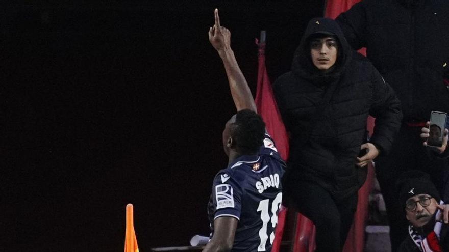 Sadiq celebra el gol que marcó esta campaña ante el Granada. / N.G.