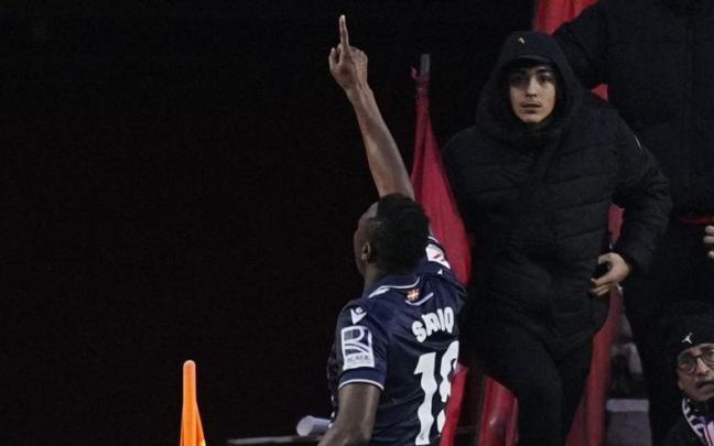 Sadiq celebra el gol que marcó esta campaña ante el Granada. / N.G.