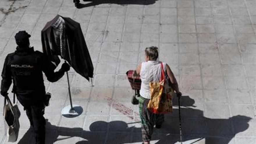 Una vecina de Palma, desahuciada por un fondo buitre.