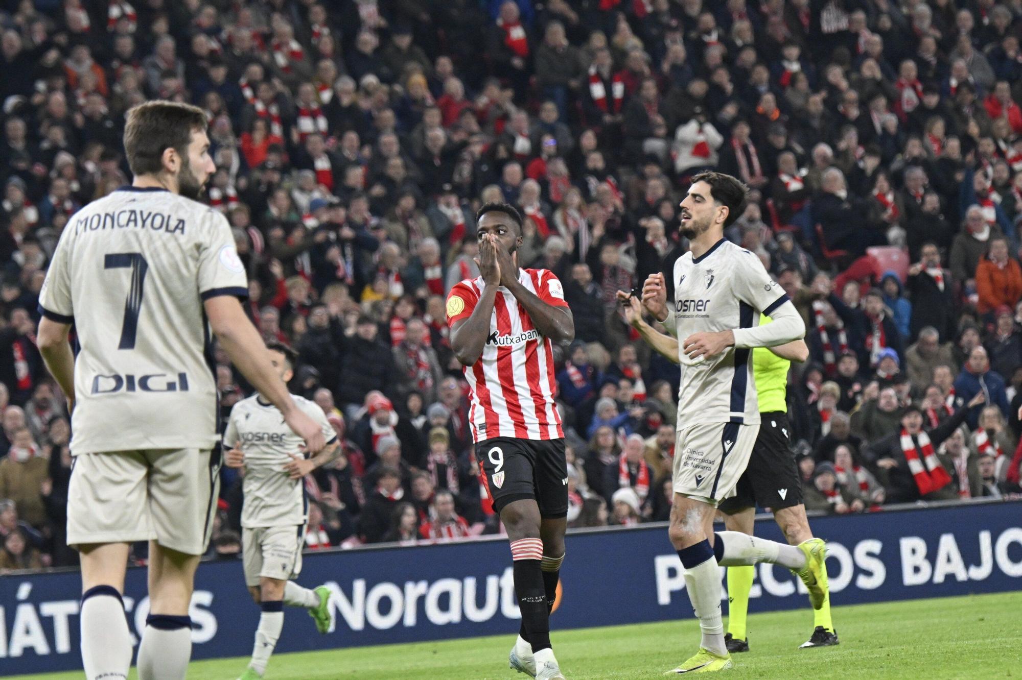 Iñaki Williams lamenta una de las ocasiones falladas en la eliminación ante Osasuna. / BORJA GUERRERO