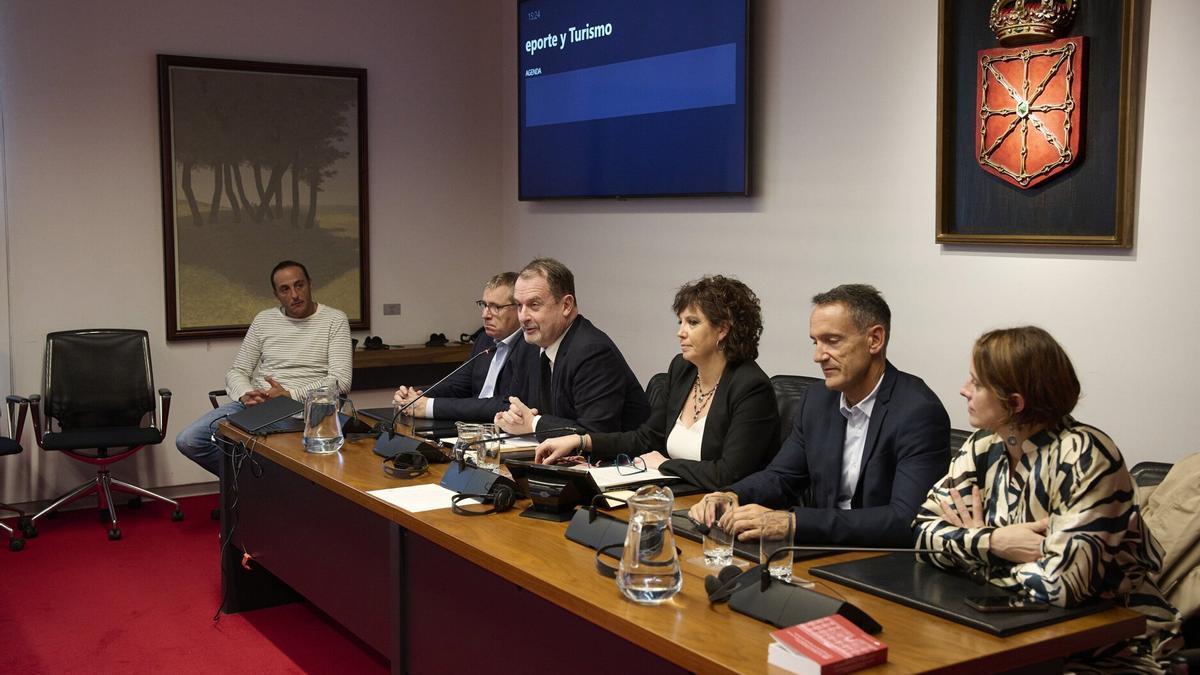 Representantes de la Federación Internacional de Pelota Vasca