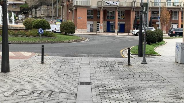 Junto a la rotonda de San Frantzisko se sustituirán los pivotes por lectores de matrículas.