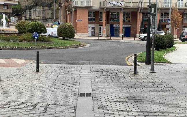 Junto a la rotonda de San Frantzisko se sustituirán los pivotes por lectores de matrículas.