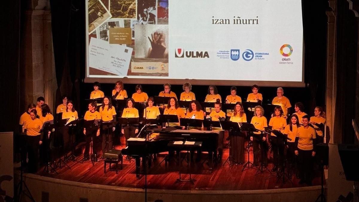 Hots Abesbatza durante un concierto del programa Faktoria Soziala.