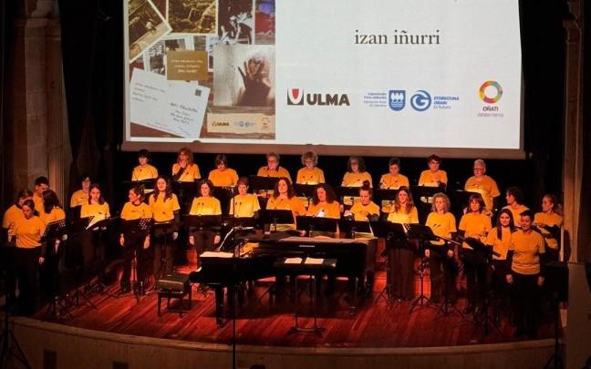 Hots Abesbatza durante un concierto del programa Faktoria Soziala.