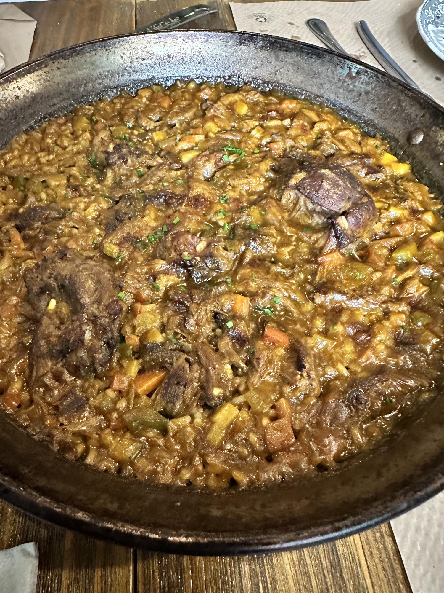 Arroz con carrillera en Comida de Olla.