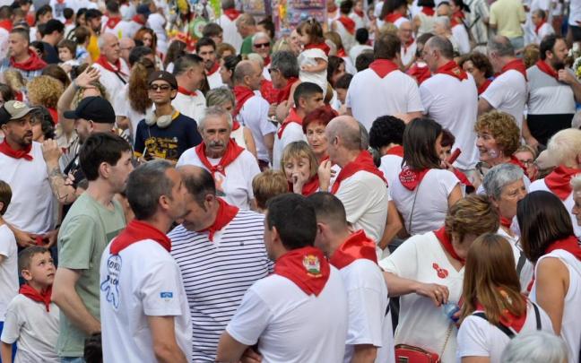 Chupinazo de fiestas de San Fermin en Pasaia Antxo