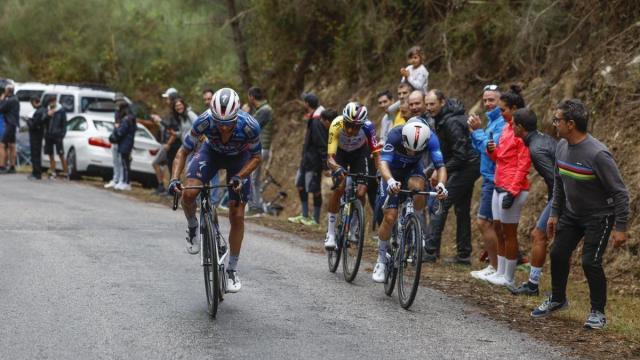 Mikel Landa completó una etapa enorme, pero no pudo con Egan Bernal