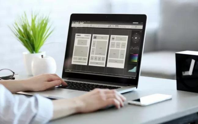 El alumnado de Educación Secundaria Obligatoria, Bachillerato y Formación Profesional ayudará a los comercios a diseñar su escaparate digital.