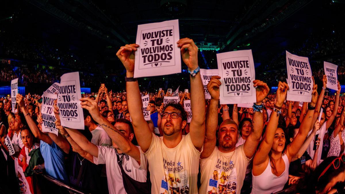 Decenas de personas durante un concierto del grupo 'La Oreja de Van Gogh'