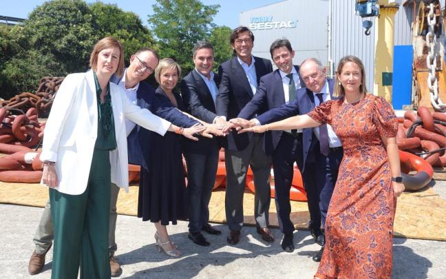 Foto de familia en las instalaciones del Vicinay en Sestao