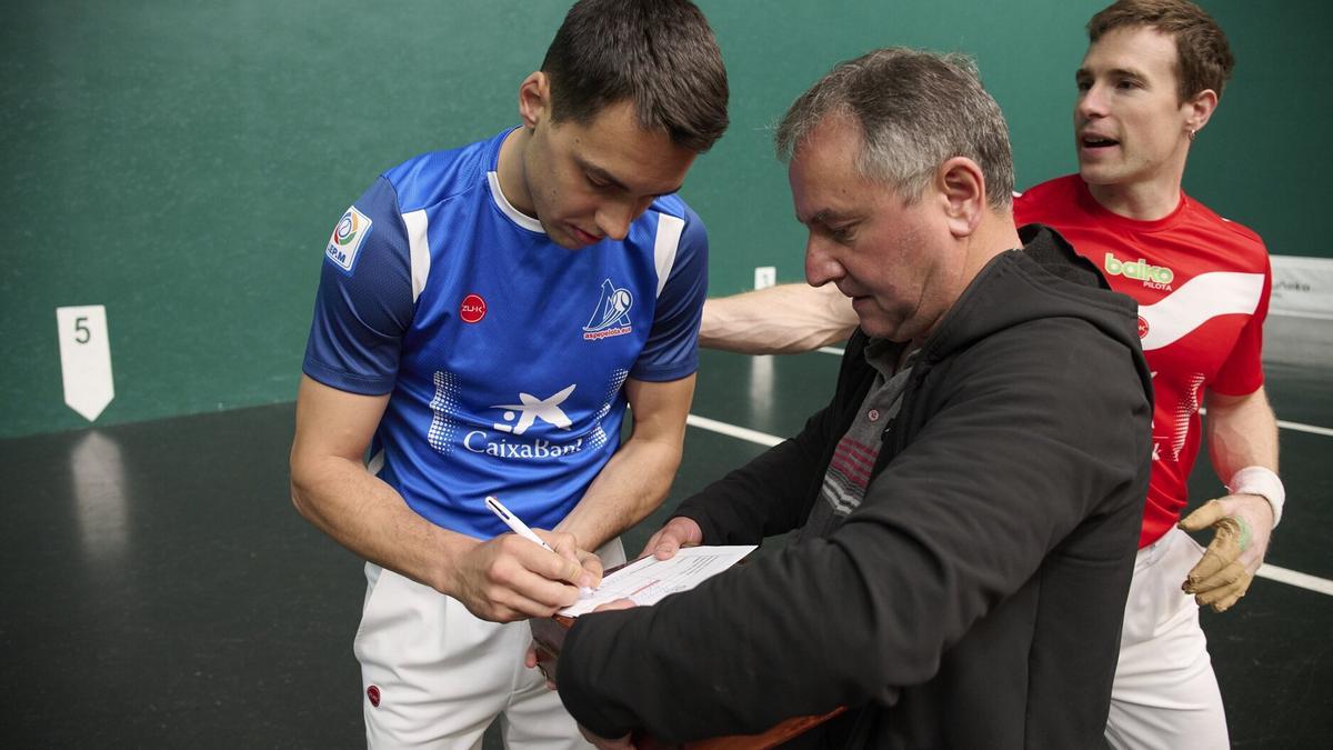 Elección de material entre Artola y Zabala para el Manomanista en el Labrit.