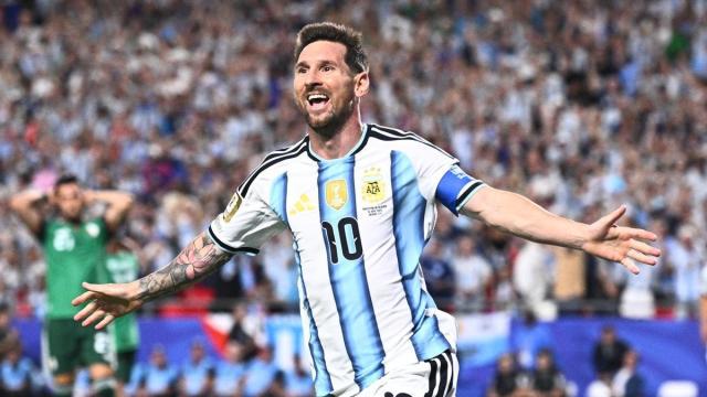 Leo Messi, autor de un 'triplete', ha sido el jugador más destacado de la primera jornada de la fase de grupos del Mundial.