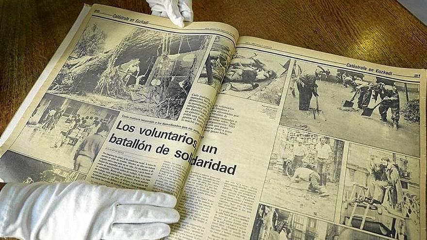 Reproducción del ejemplar de DEIA correspondiente al 1 de septiembre de 1983 en el que aparece la citada fotografía.