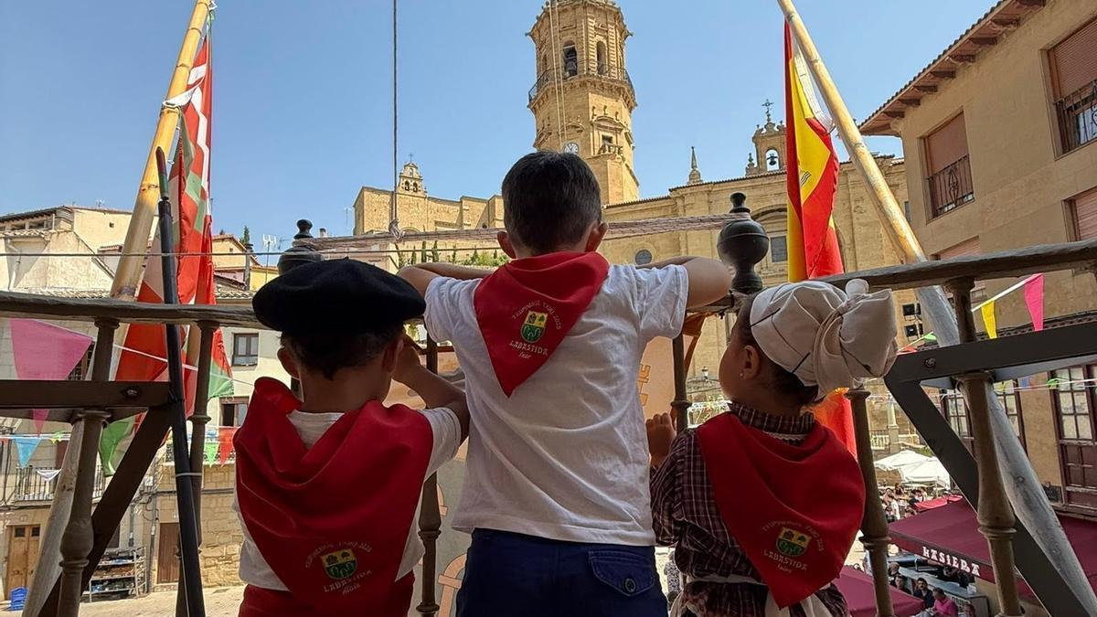 Bajada del Pellejo Txiki en las fiestas de 2025