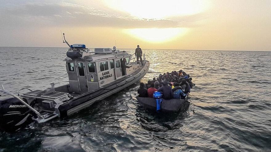 La Guardia costera de Túnez intercepta una embarcación con migrantes en las costas de Sfax