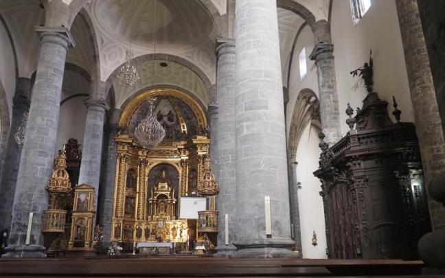 Vista del interior de la parroquia Santa María La Real de Azkoitia.