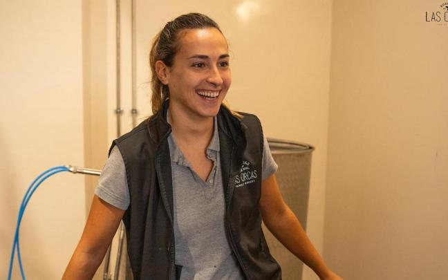 Lucía Abando lleva inmersa en el mundo bodeguero desde que nació.