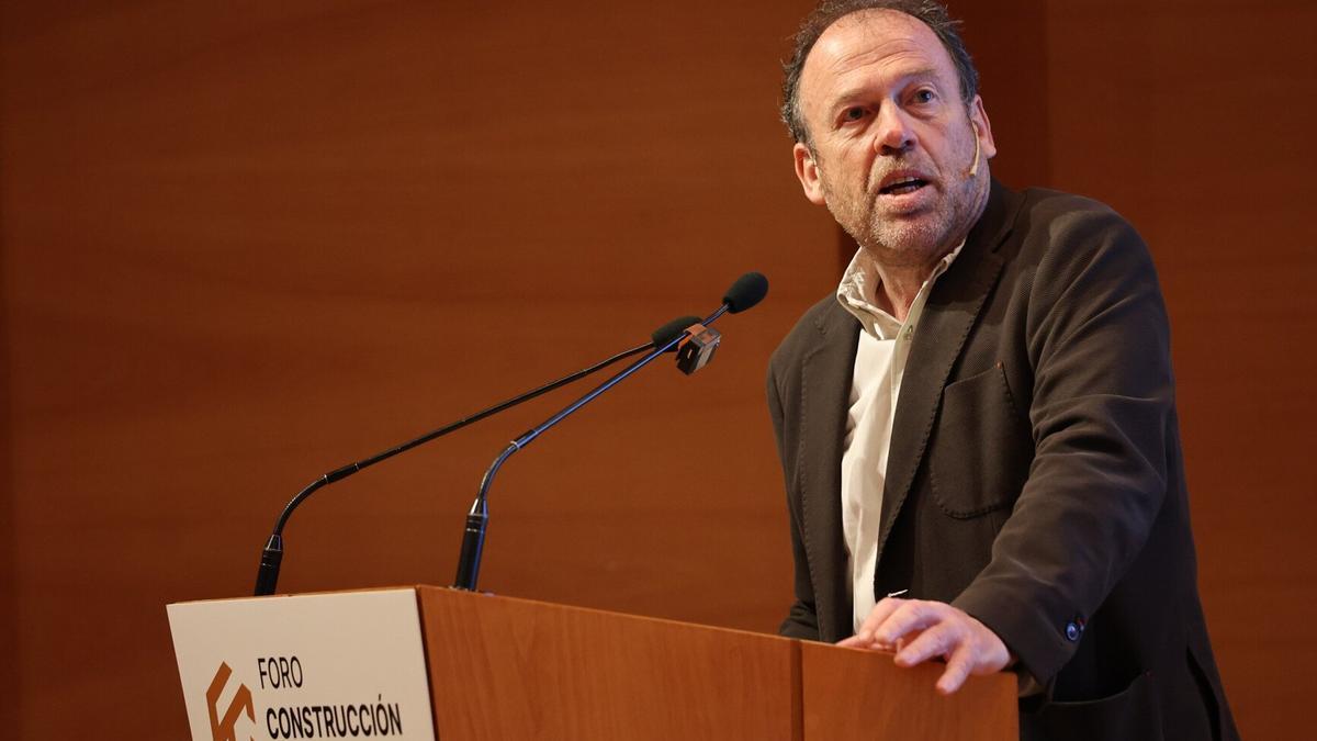 Santiago Iribarren, presidente de la delegación en Navarra del COAVN.