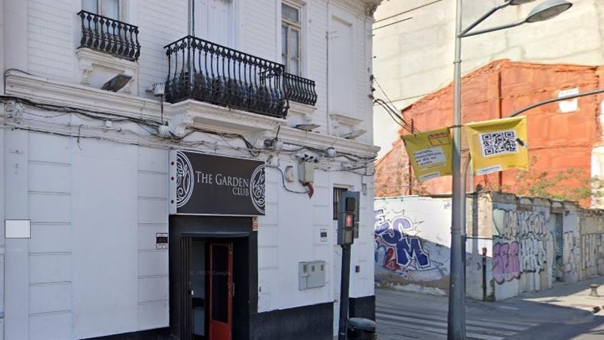 Exterior de la discoteca 'The Garden Club', donde un joven de 32 años ha sido apuñalado en Valencia.